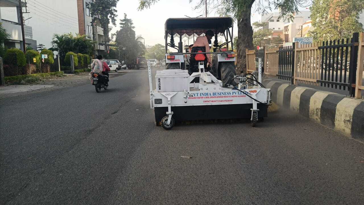 Tractor Mounted Road Cleaning Machine Capacity: 150 M3/hr
