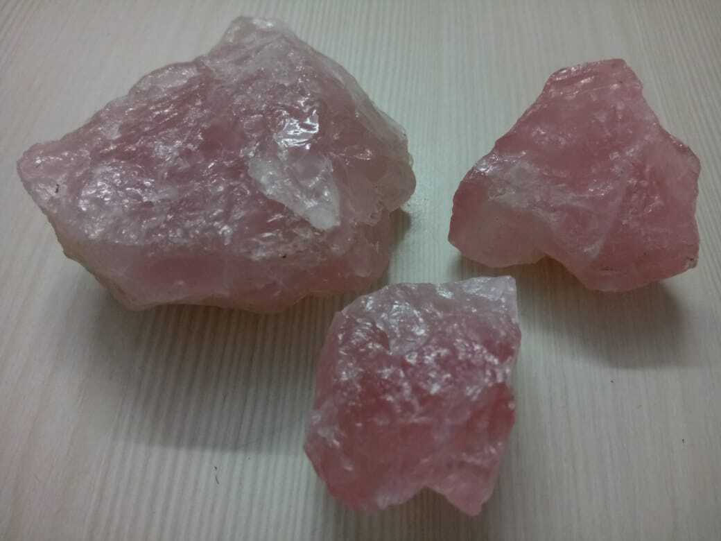Rose Pink Crushed Quartz Crumb Lumps And Chips For Terrazzo Flooring And Jewelry Use - Size: 75-150 Mm