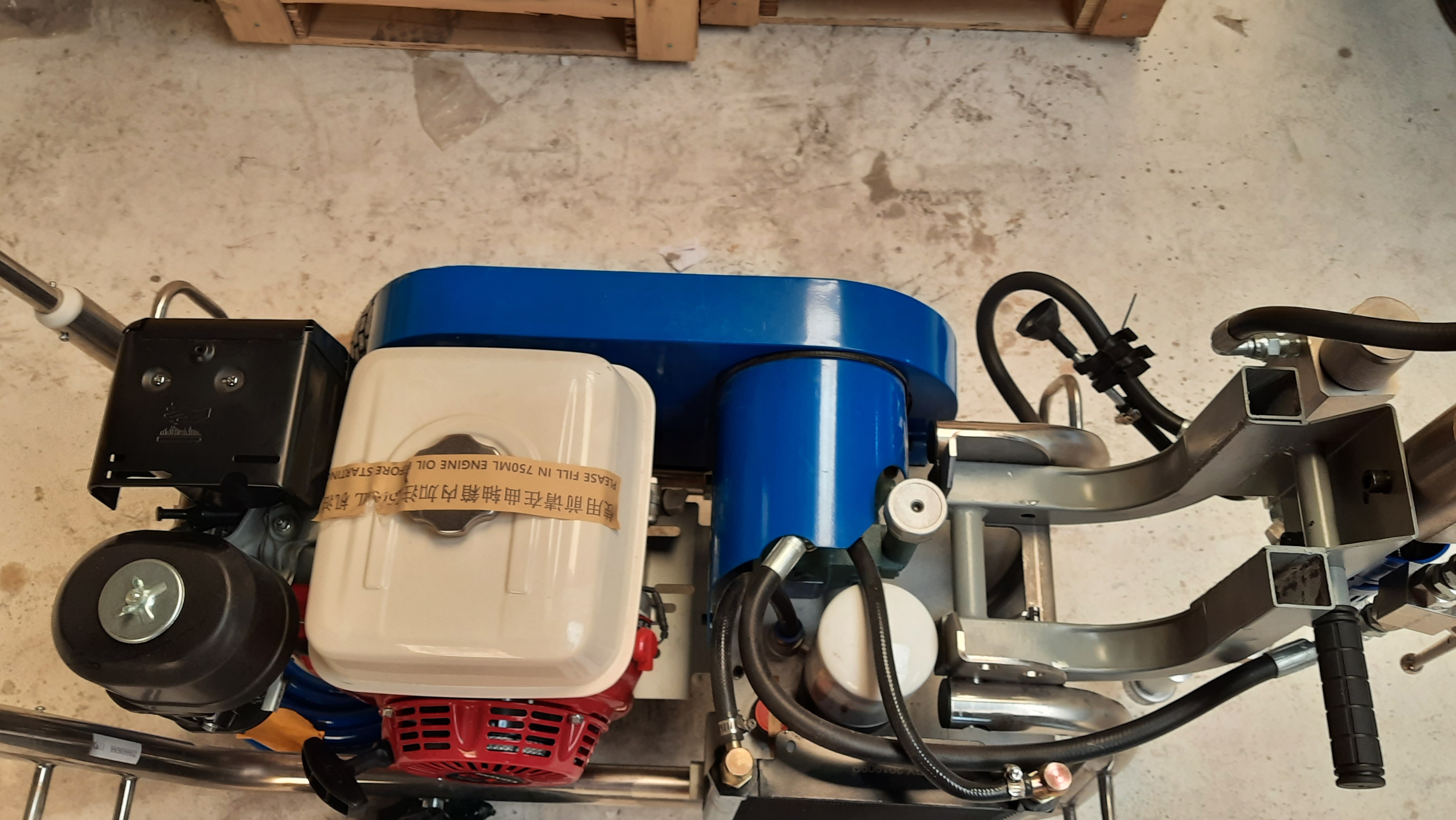 Wall Putty Spray Painting Machine Ub 5000 - Operating Type: Manual