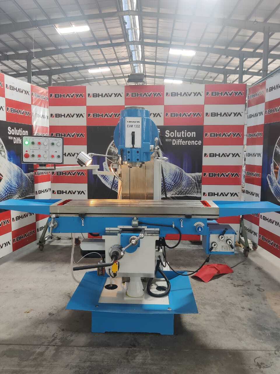 White And Blue Knee Type Milling Machine