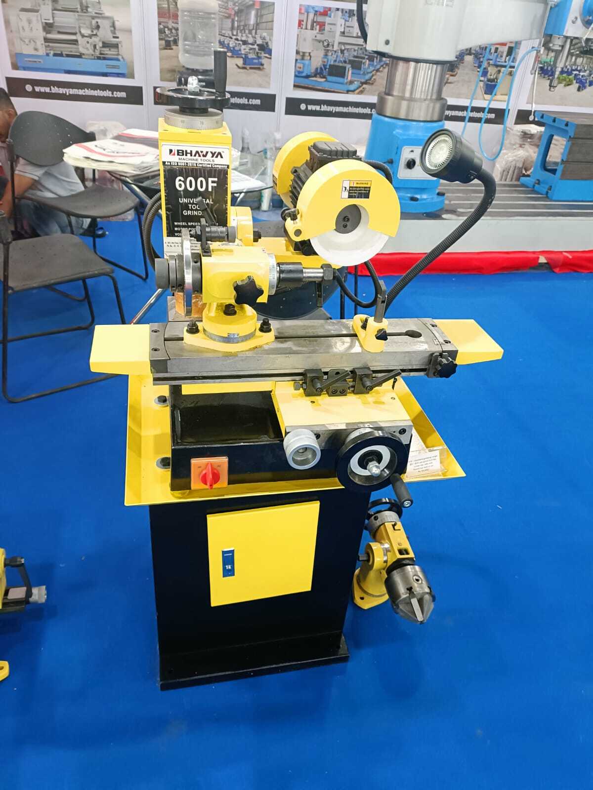 Black And Yellow 600f Universal Tool Grinder Machine