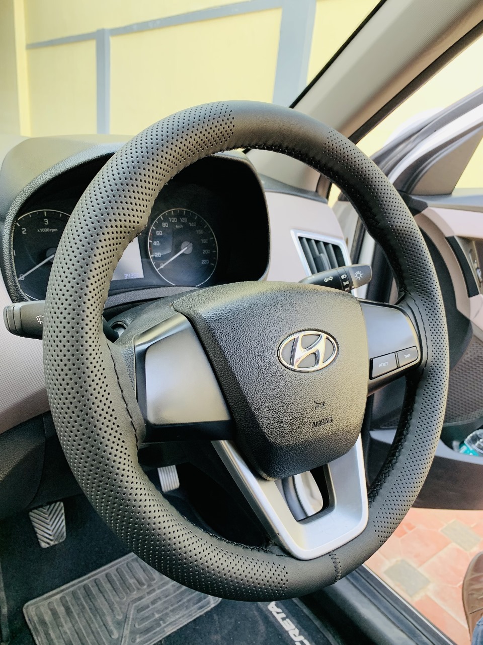 Car Steering Cover - Material: Leather