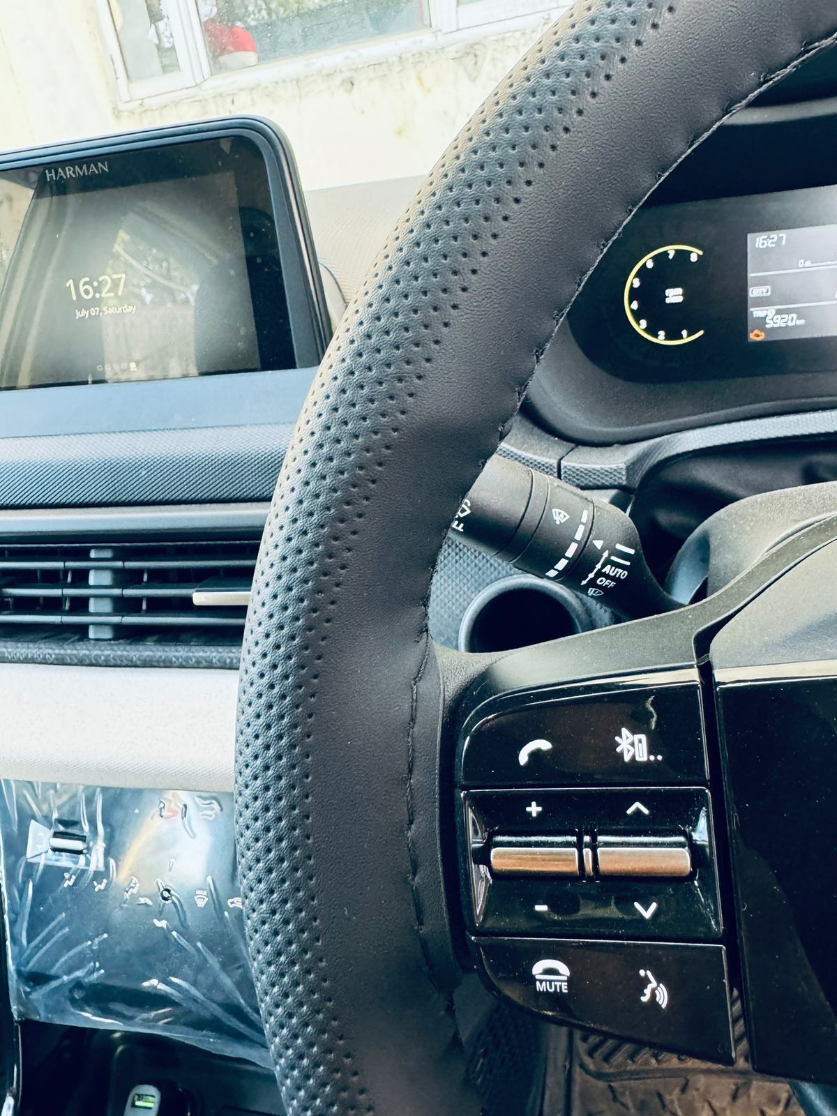 Car Steering Cover - Material: Leather