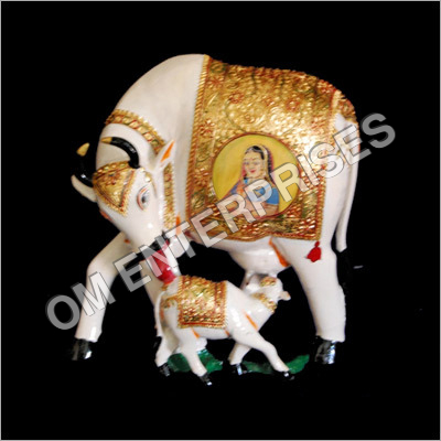 लकड़ी की सजावटी गाय