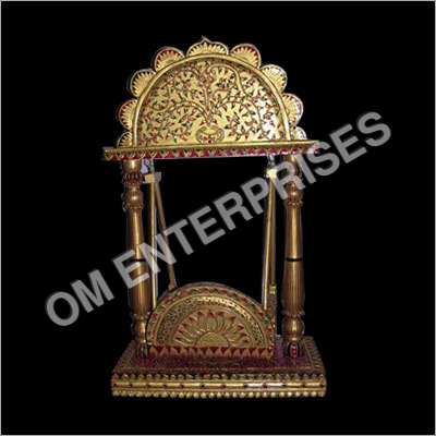 लकड़ी का सजावटी झूला