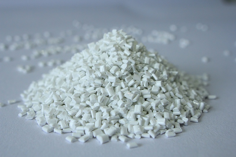 Polycarbonate Raw Plastic Granules V-0 - Color: White/black/nature