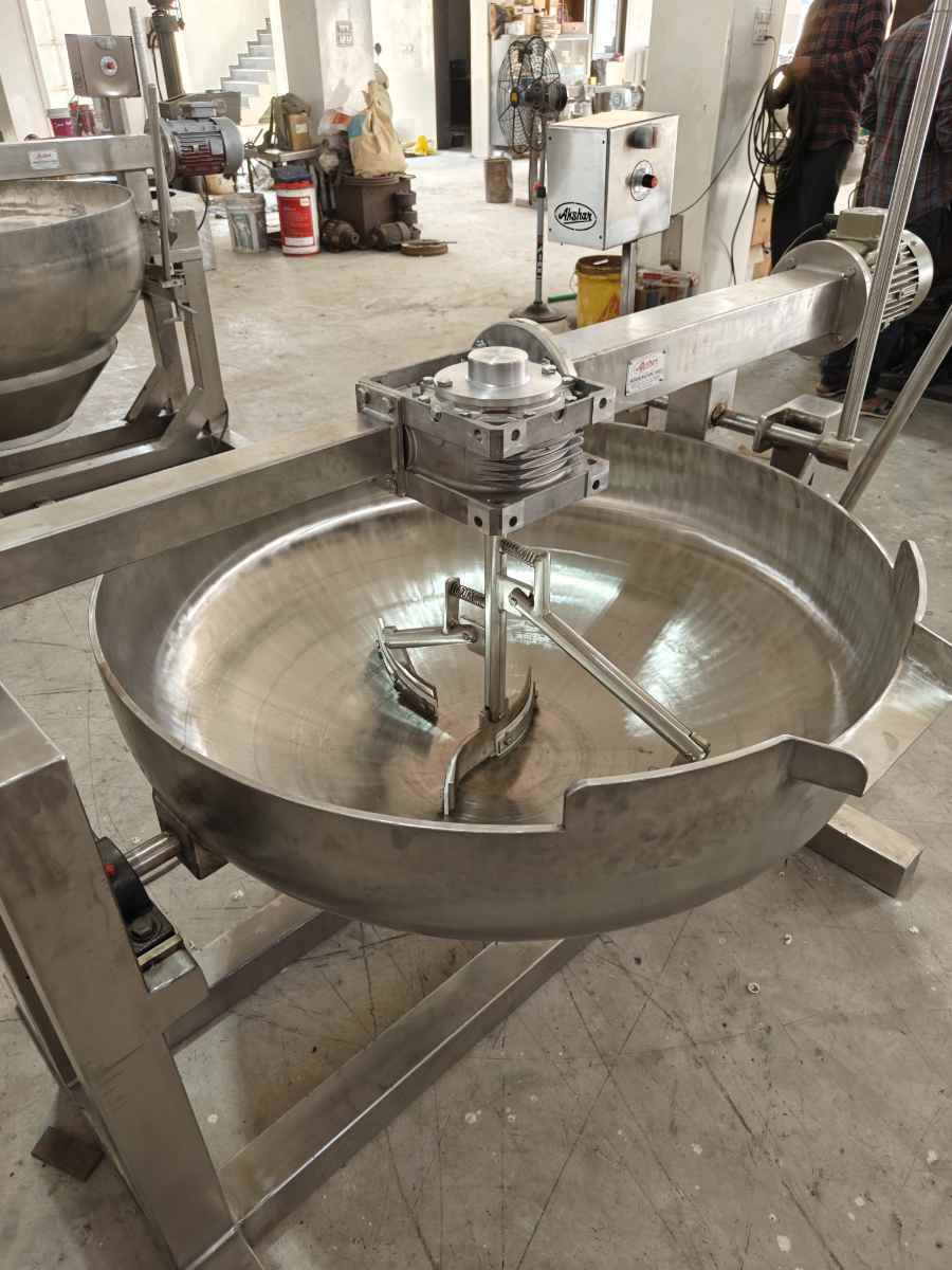 Chikki Making Machine - Capacity: 400 Ltr Liter/day