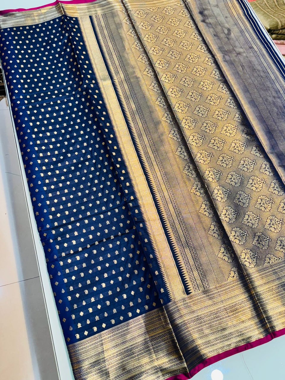 Kanchipuram Pure Silk Handloom Saree - 5.50m With 0.80m Brocade Blouse Gold Zari Work With Pink Border
