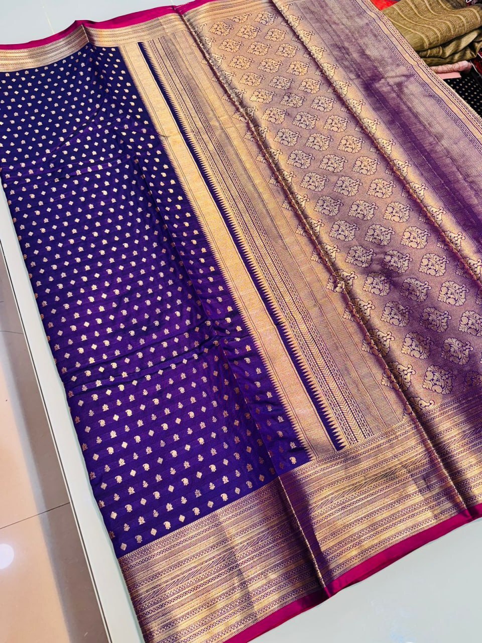 Kanchipuram Pure Silk Handloom Saree - 5.50m With 0.80m Brocade Blouse Gold Zari Work With Pink Border