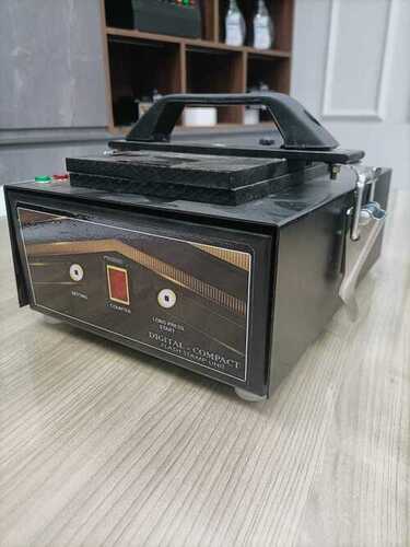 Digital Compact Model - Color: Black