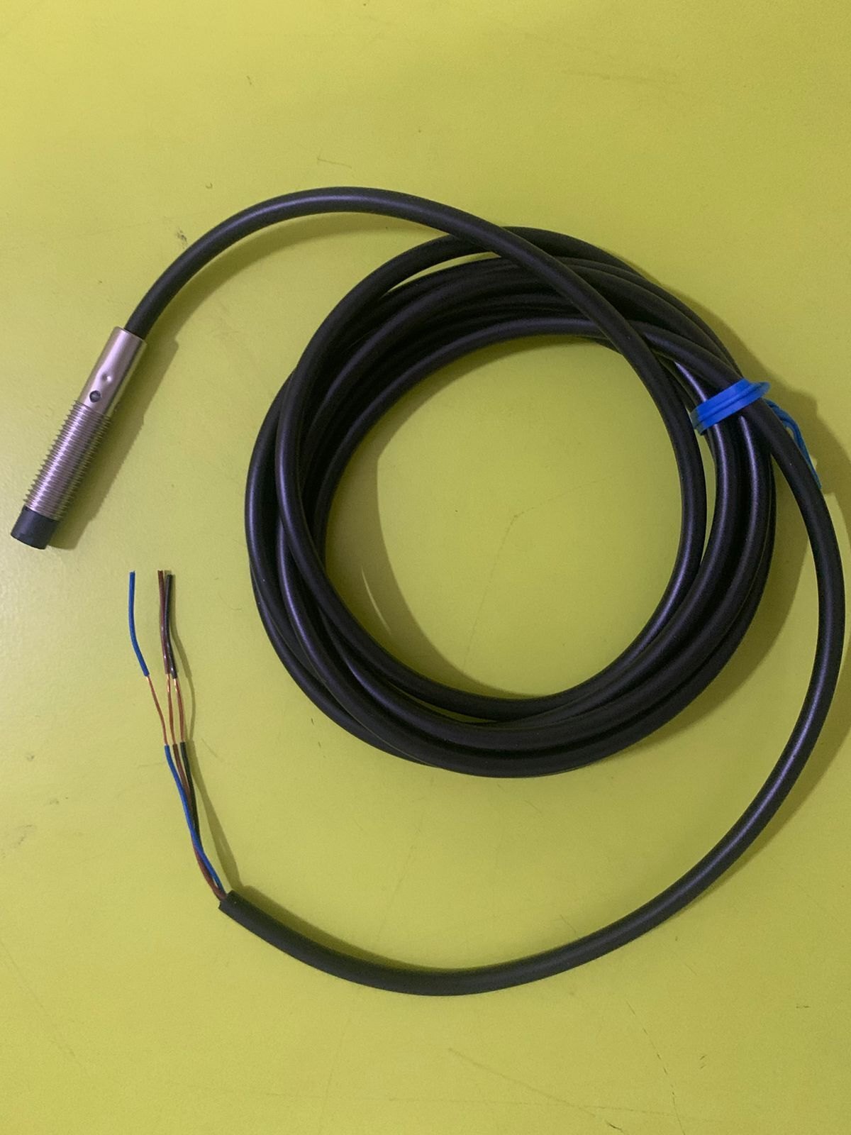 Omron Proximity Sensor E2b Series E2b-s08kn04-wp-b1 2m - Material: Stainless Steel