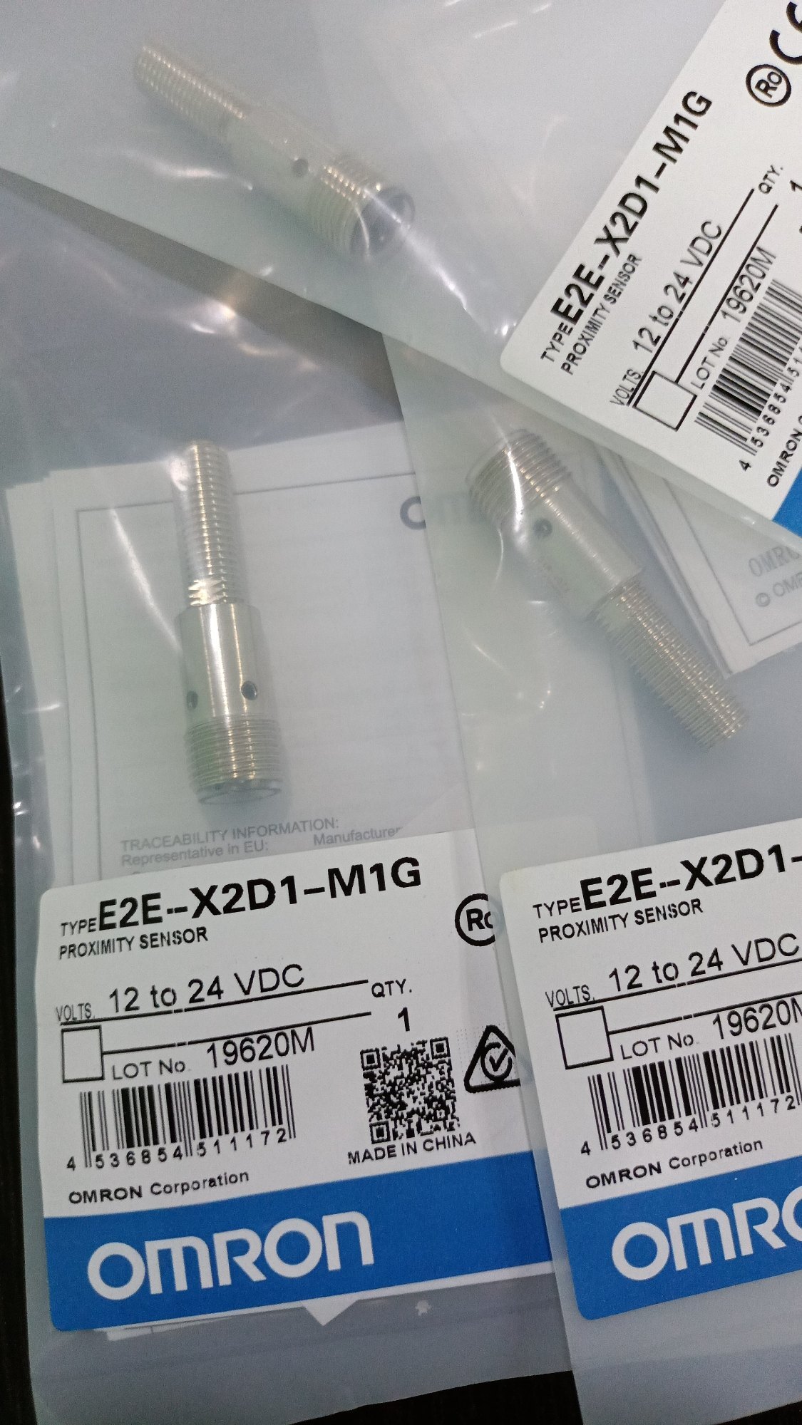 Omron E2e-series Proximity Sensor (Dc 2-wire) E2e-x2d1-m1g - Material: Stainless Steel