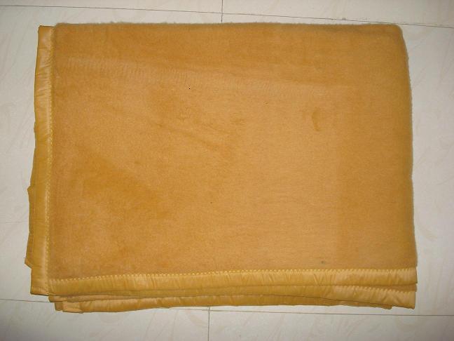 Assorted Woolen Blanket Plain