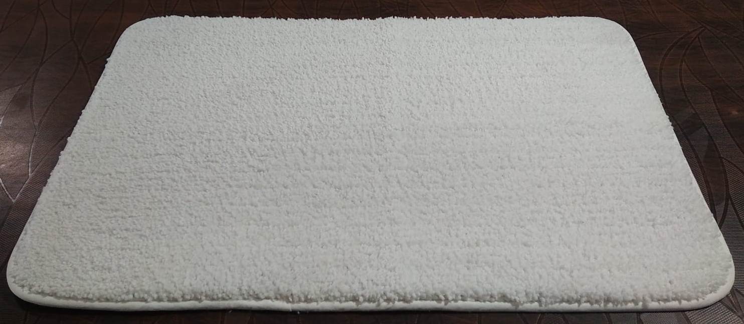 Micro Polyester Tpr Rubber Backed Hotel Bath Rug - 20x30 Inches, White Color, Quick Drying & Washable, 2000 Gsm With Modern Design