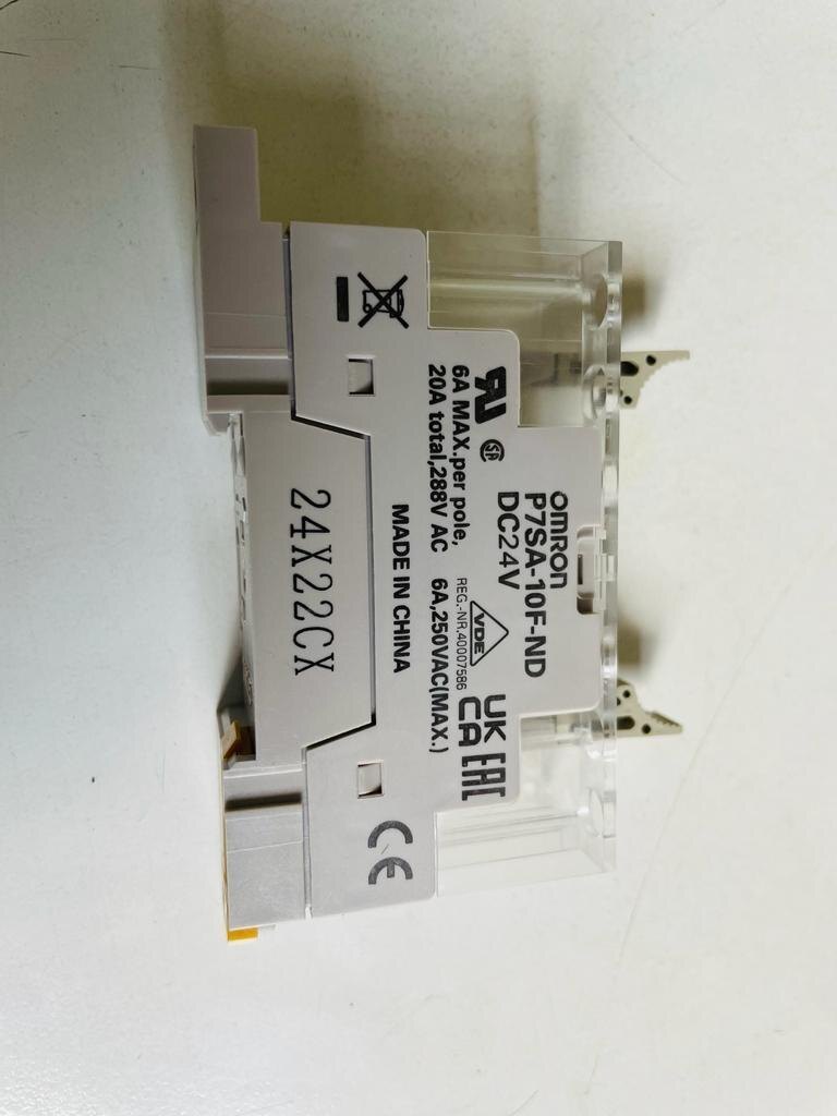 Omron Safety Relay P7sa-10f-nd Dc24 - Color: White