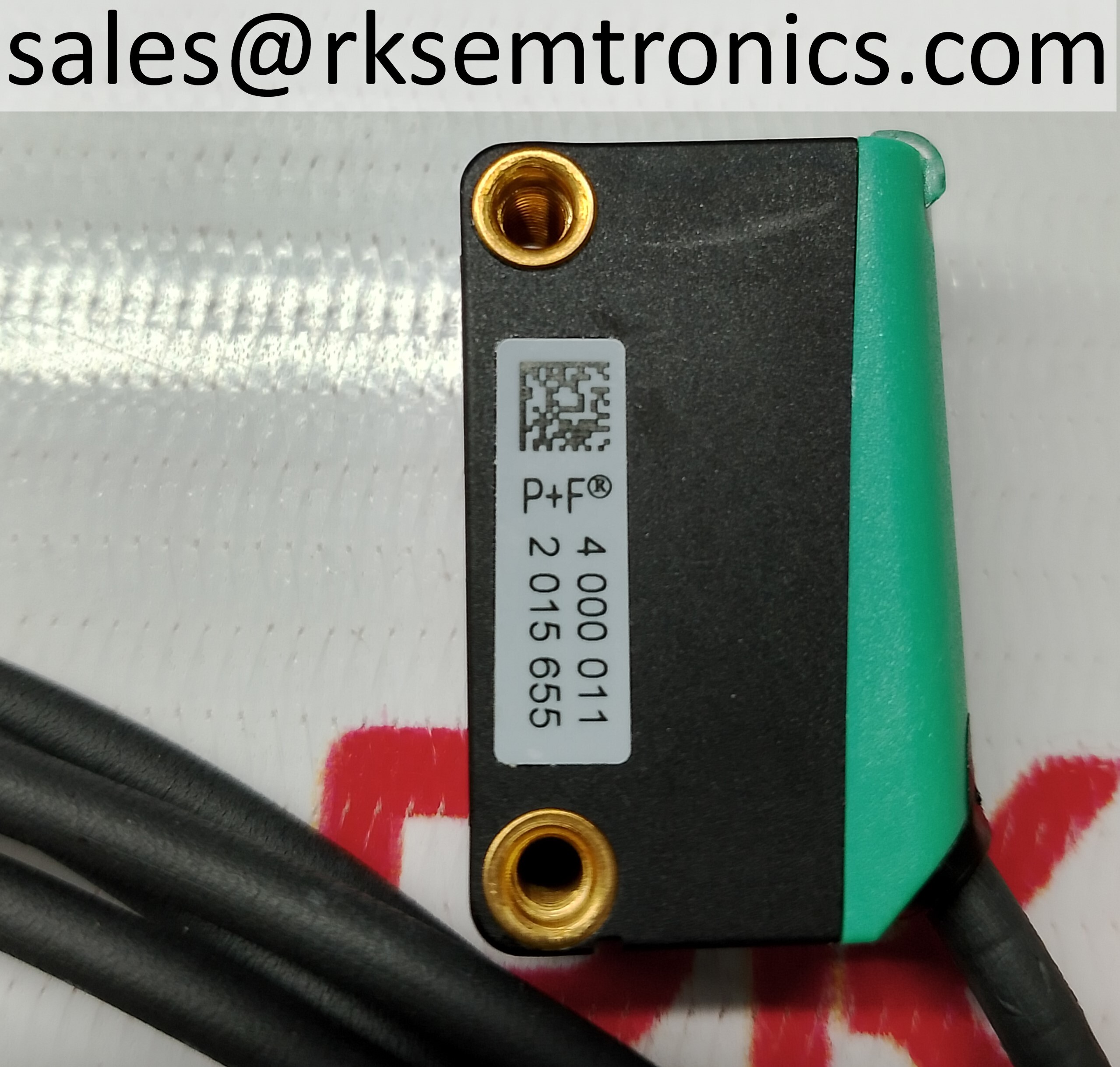 Ml100-8-1000-rt/102/115 Diffuse Mode Sensor - Application: Detection Of Objects In Industrial Environments