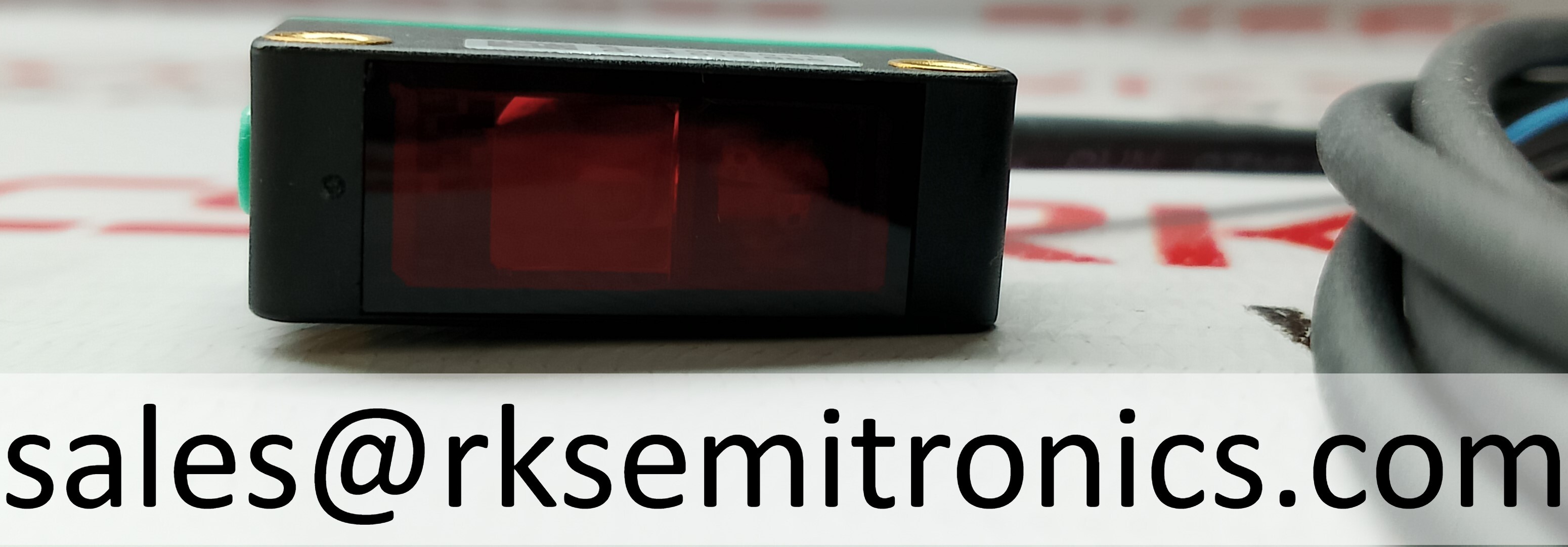 Ml100-8-1000-rt/102/115 Diffuse Mode Sensor - Application: Detection Of Objects In Industrial Environments