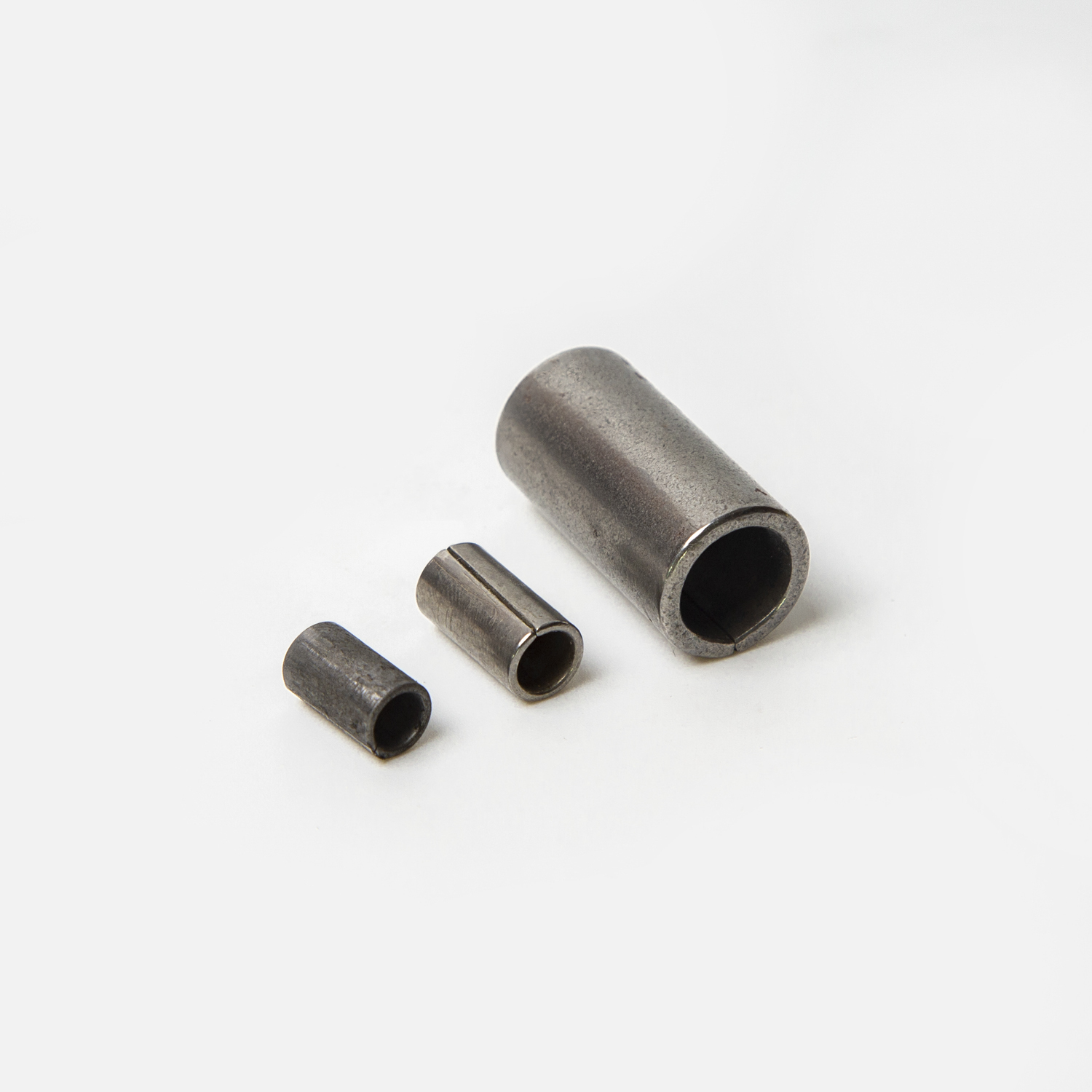 Engine Chain Bush - Alloy Steel Sae8620, Customized Dimensions With Polished Surface Treatment - Durable, High Precision