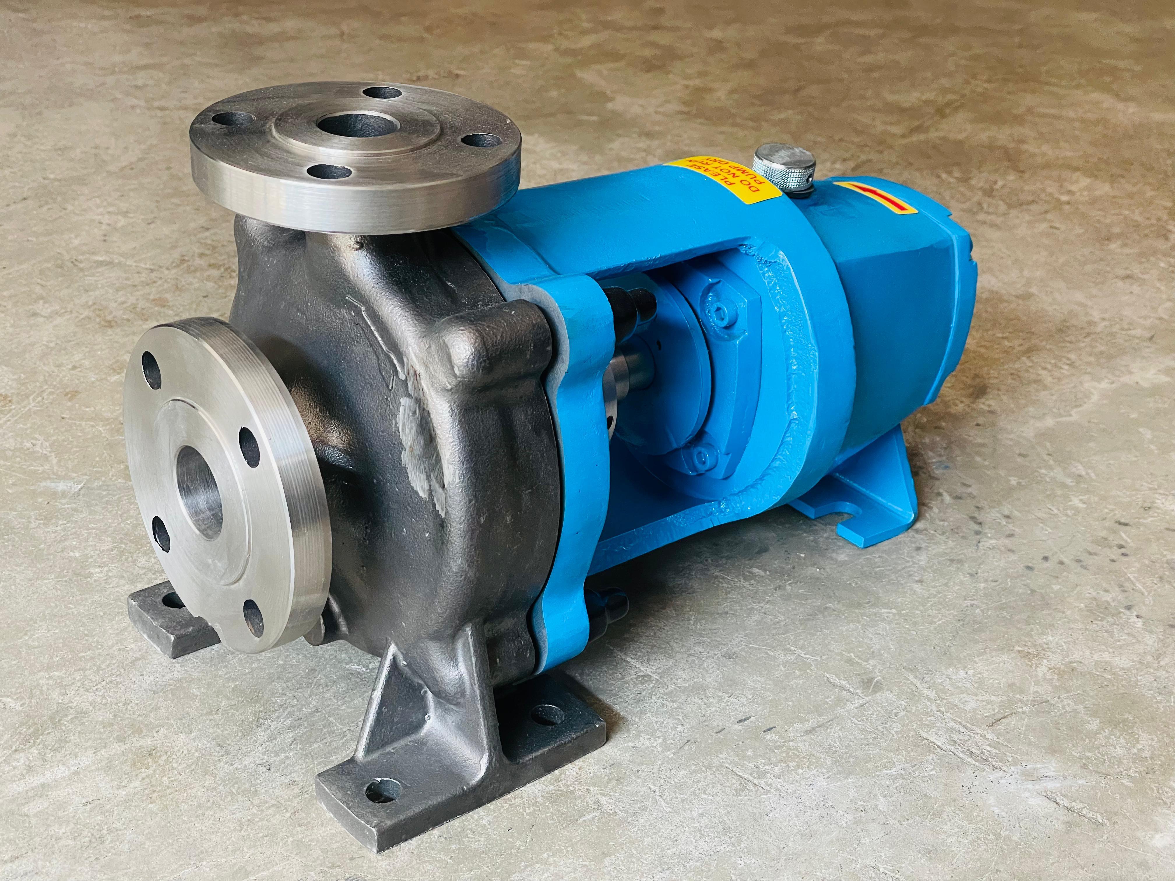 Deval Pumps - High-capacity Centrifugal Pump, 2200 Mâ³/hr, Up To 350â°c, 15 Kg/cmâ² Pressure, Ideal For Jet Dyeing & Chemical Processes