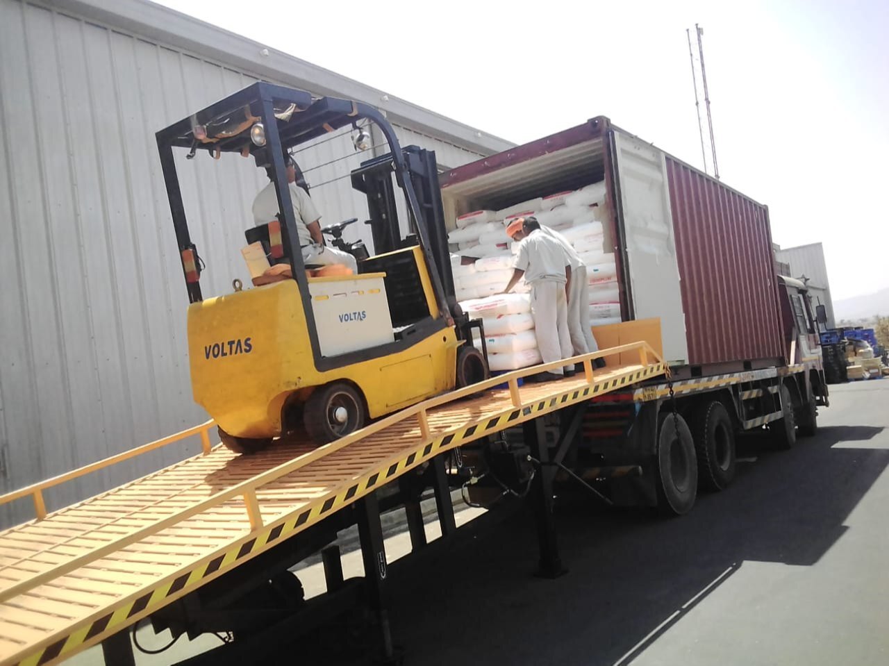 Mobile Yard Dock Ramp - Attributes: Durable
