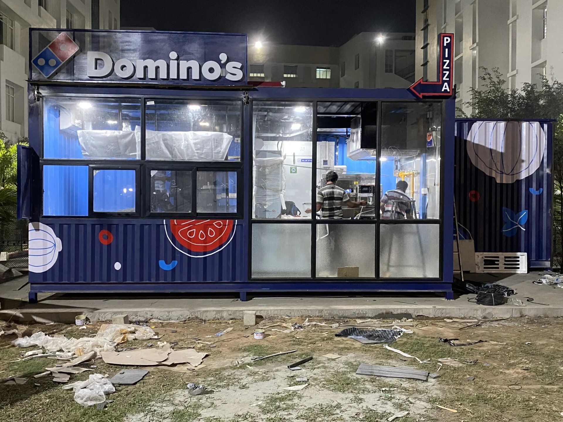 Container Cafes - Color: Black