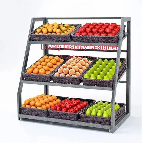 Vegetable Display Rack का उपयोग सब्जियों को प्रदर्शित करने के लिए किया जाता है। यह विभिन्न आकारों और डिजाइनों में उपलब्ध है, जिससे यह आपके स्थान के अनुसार उपयुक्त बनता है।