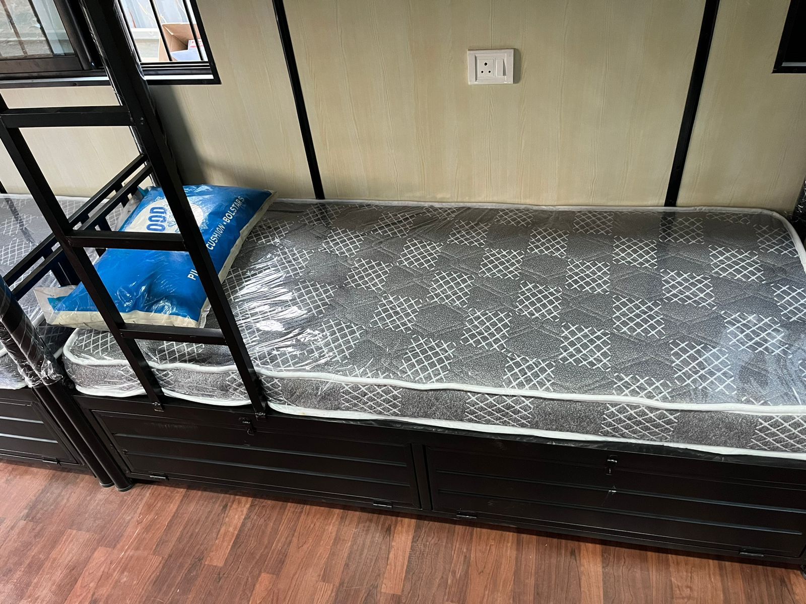 White 40x10 Portable Bunk Labour Colony
