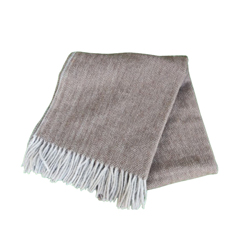 Brown Diamond Herringbone Tartan Woolen Blankets Age Group: Adults