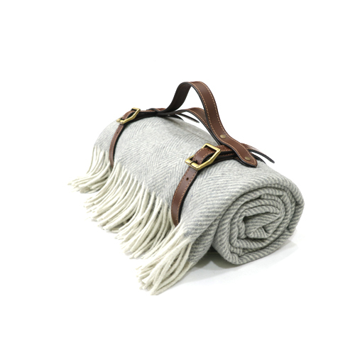 Ivory Herringbones Woolen Blankets Age Group: Adults