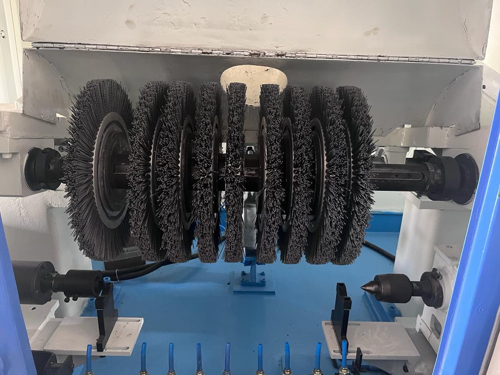 Camshaft Deburring Machine.