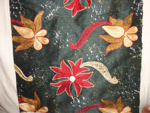 कढ़ाई किए हुए जॉर्जेट कपड़े