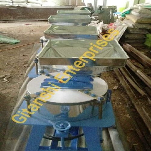 18 Inch Horizontal Type Semi-Automatic Ms Atta Chakki Machine - Capacity: 120-150 Kg/Hr