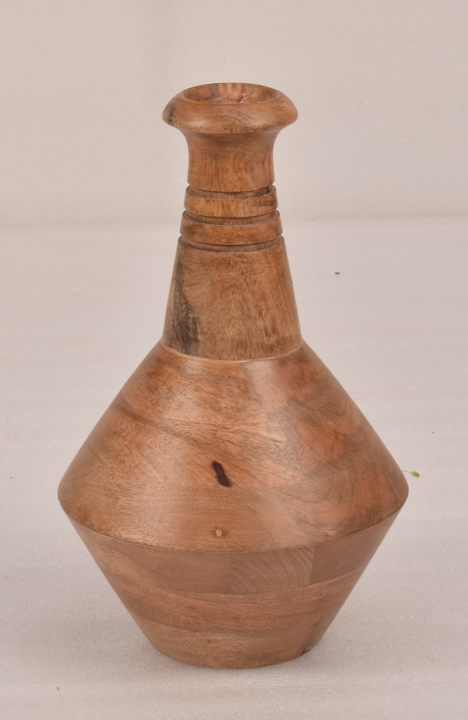 11 Inch Wooden Flower Pot - Application: Interior Decor