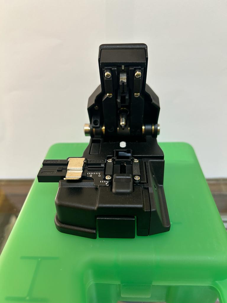 Black Hs-30 Optical Fiber Cleaver