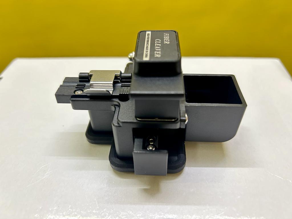 Black Optical Fiber Cleaver
