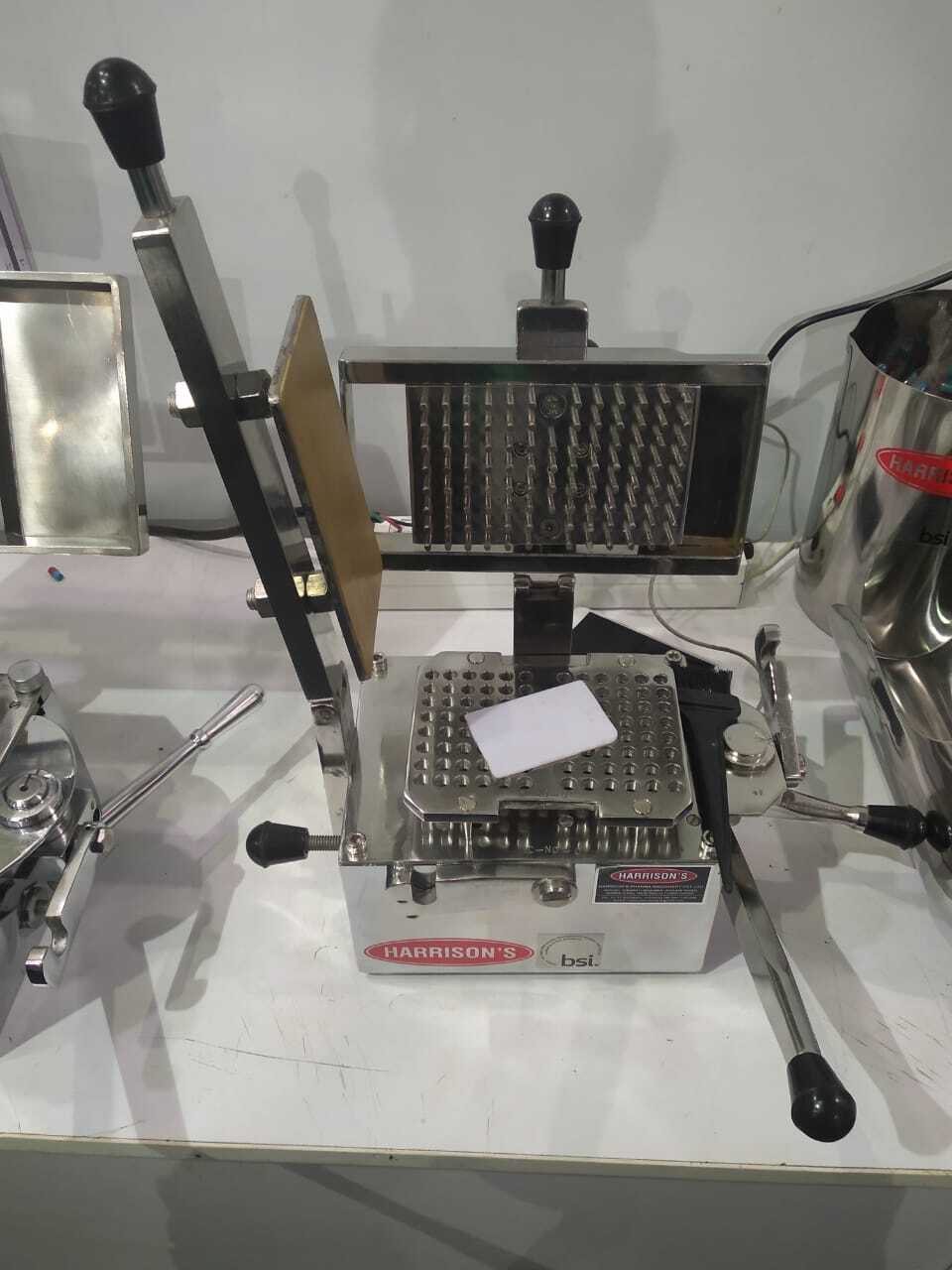 Capsule Filling Machine 100 Hole Capacity: Output Capacity :8