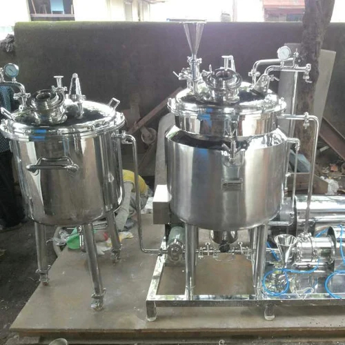 Silver Ss Liquid Mfg Vessel
