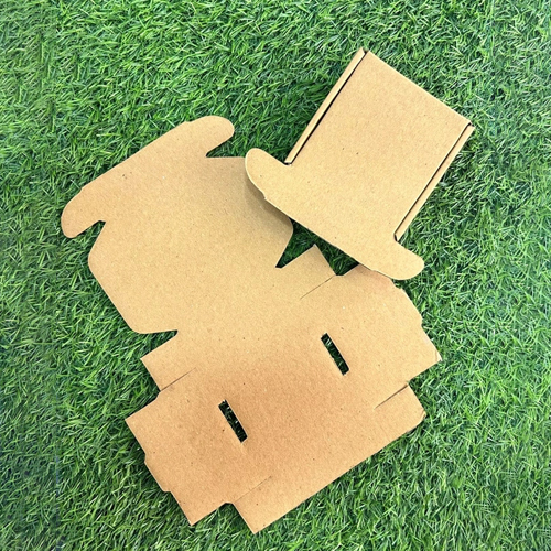 White Shipping Or Mailing Box - Material: Laminated Material