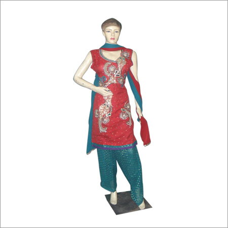 कढ़ाई वाले सूट