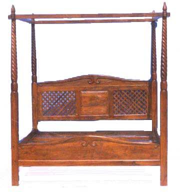 लकड़ी का बेड 4 पोस्ट जालीदार जाली के साथ