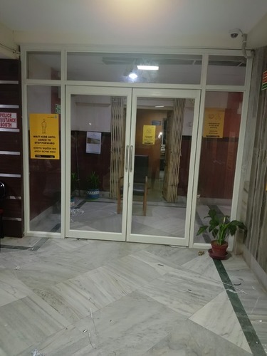 ग्लेज़्ड फायर डोर
