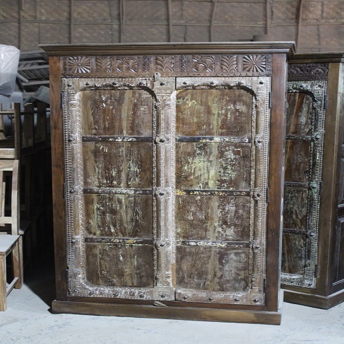 फार्महाउस रस्टिक अलमारी