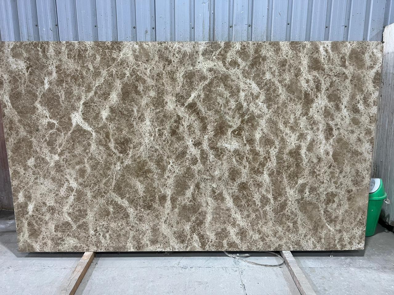 Imported Marble - Standard Slab Size 18mm, Polished Beige Surface Finishing, Low Water Absorption, Density 2.7 G/cmâ³