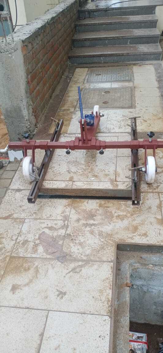 Manhole Cover Lifting Hydraulic Machine - Load Capacity: 1-2 Ton