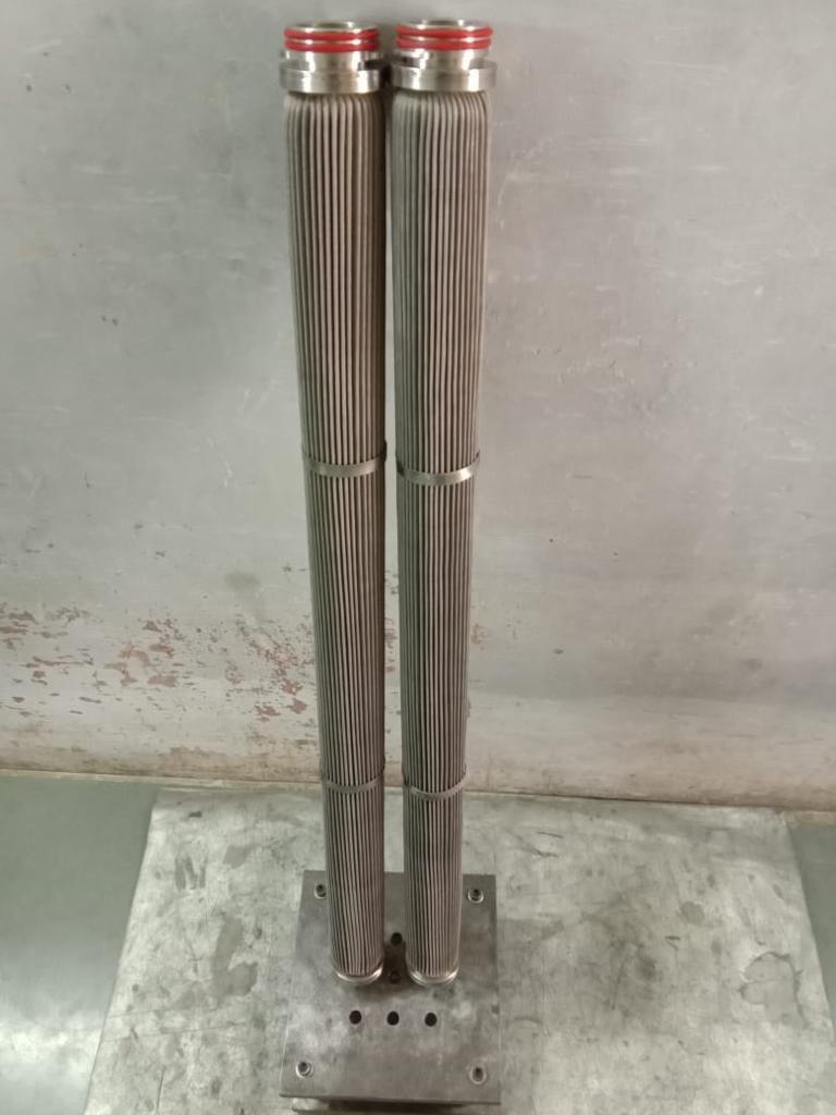 Standard Sized Stainless Steel Wire Mesh Filter Cartridge - Pleated Depth Design, Single Open End, Filtration Rating 1 To 100 Micron, Custom Dimensions Available, Designed For Water And Chemicals, 1-year Warranty