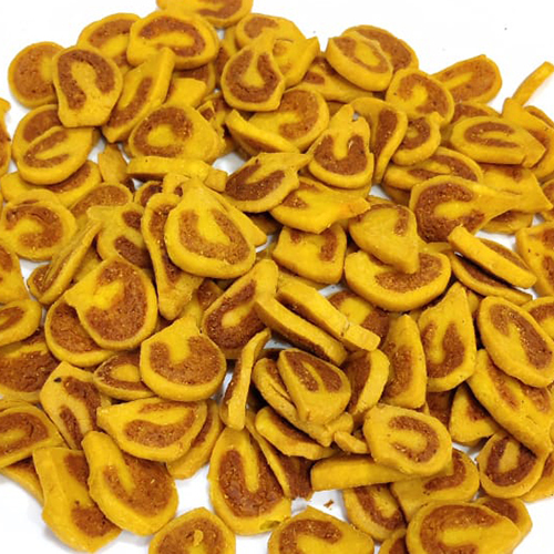 Indian Flavours Bhakarwadi - Regular Size, Smooth Texture | High-Quality, Salty and Spicy Traditional Snack Experience