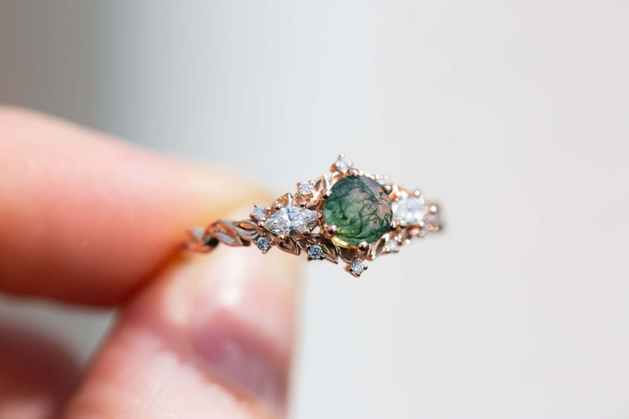 Round Lab Grown Diamond Briar Rose Three Stone With Moss Agate, Diamond Ring - Diamond Carat Weight: 1 Carat