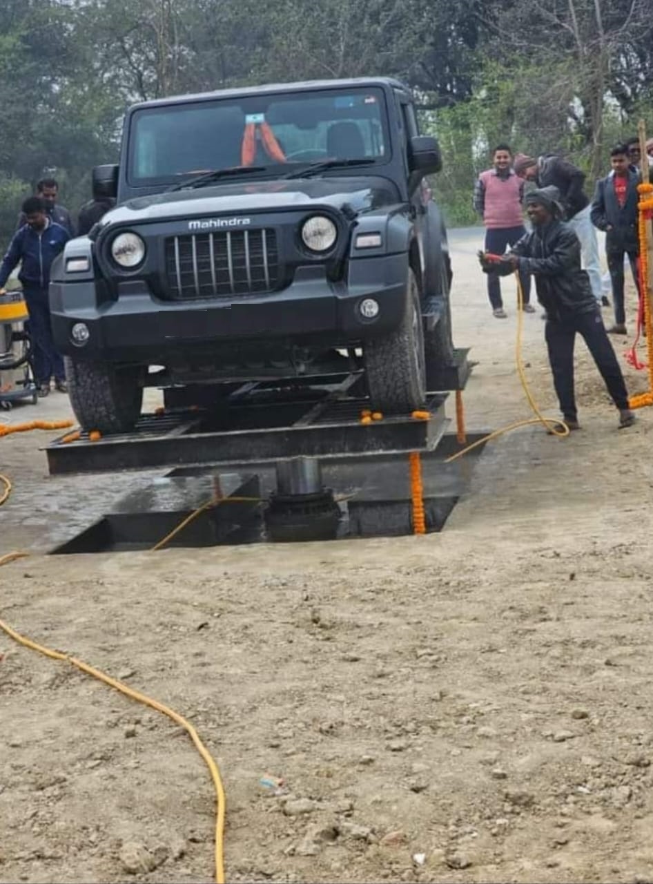 4 Ton Hydraulic Washing Lift Trp Platform - Length: 12.5 Foot (Ft)