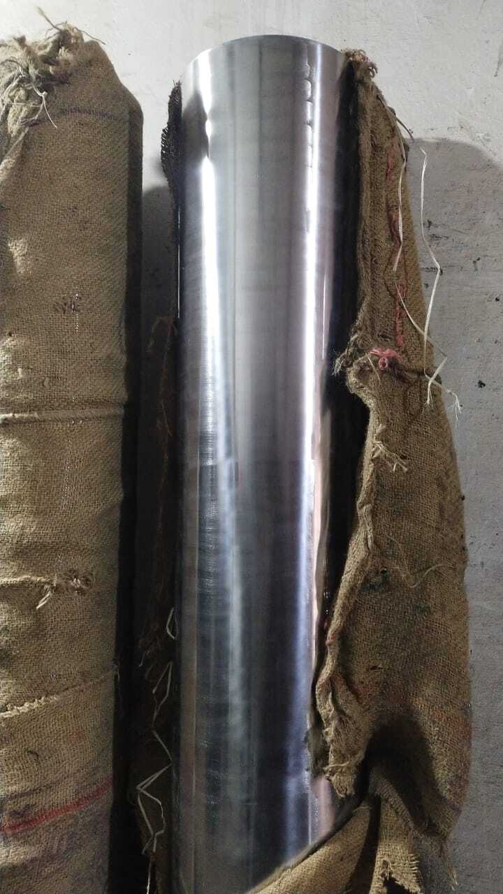 Single Post Washing Lift - Stainless Steel, 5 Tonne Capacity, 12.5x4 Feet Dimensions | Efficient Vehicle Undercarriage Access, 5.5 Feet Height, 220 Voltage, Warranty Included