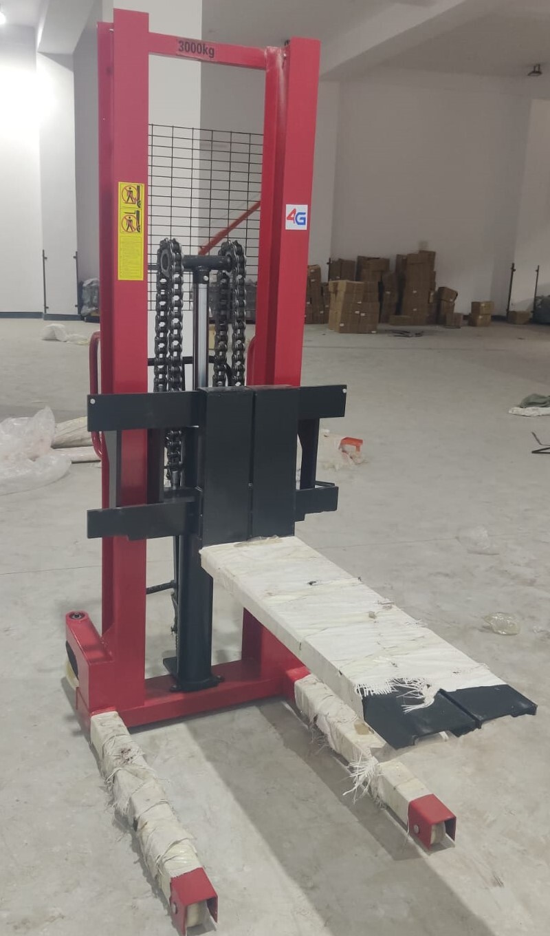 Stacker 3ton * 1.6mtr ( H Channel ) - Color: Red & Black